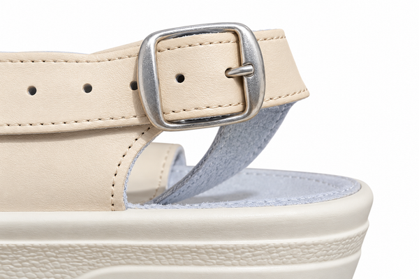 Chaussures sandales Femme compensées Modelle blanches et beiges