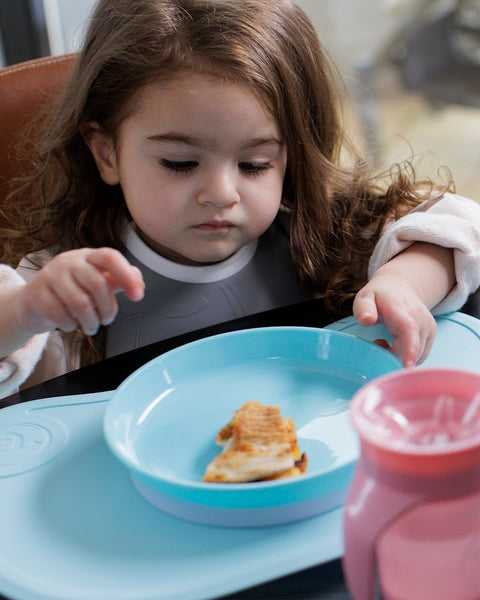 Click-Mat + Assiette TWISTSHAKE – Tapis repas antidérapant avec assiette enfant/Bébé et couvercle