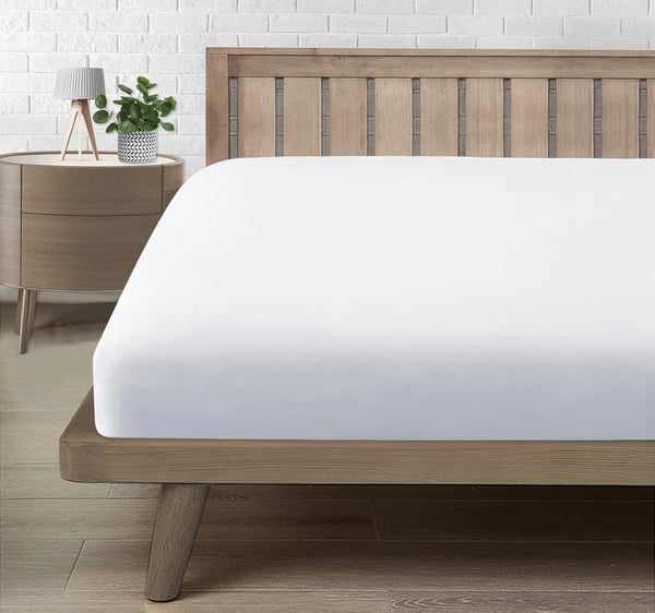 Drap-housse blanc 140×190 cm +25 cm – 57 fils – 100 % coton