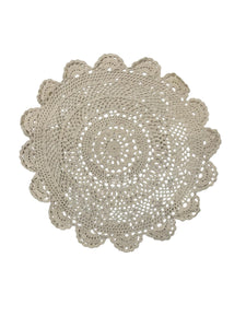 Napperon rond brodé – Blanc écru 32 cm
