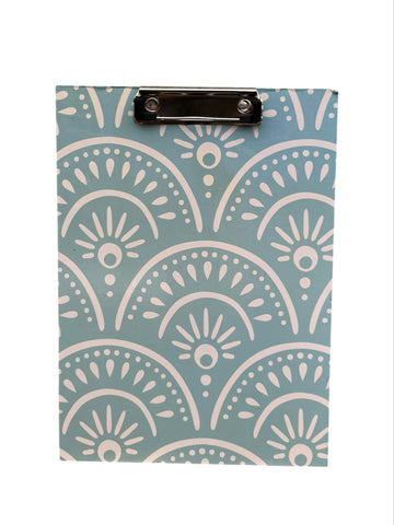 Planche à pince clipboard rigide – Motif éventail bleu – 32,5 x 22 cm