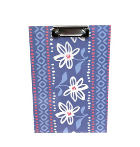 Planche à pince clipboard rigide – Motif floral violet – 32,5 x 22 cm