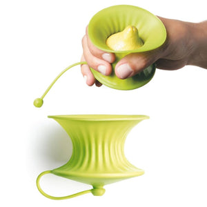 Presse-citron Lékué en silicone vert
